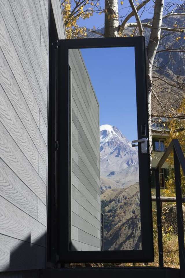 Лоджи Landscapes Hotel Степанцминда-12